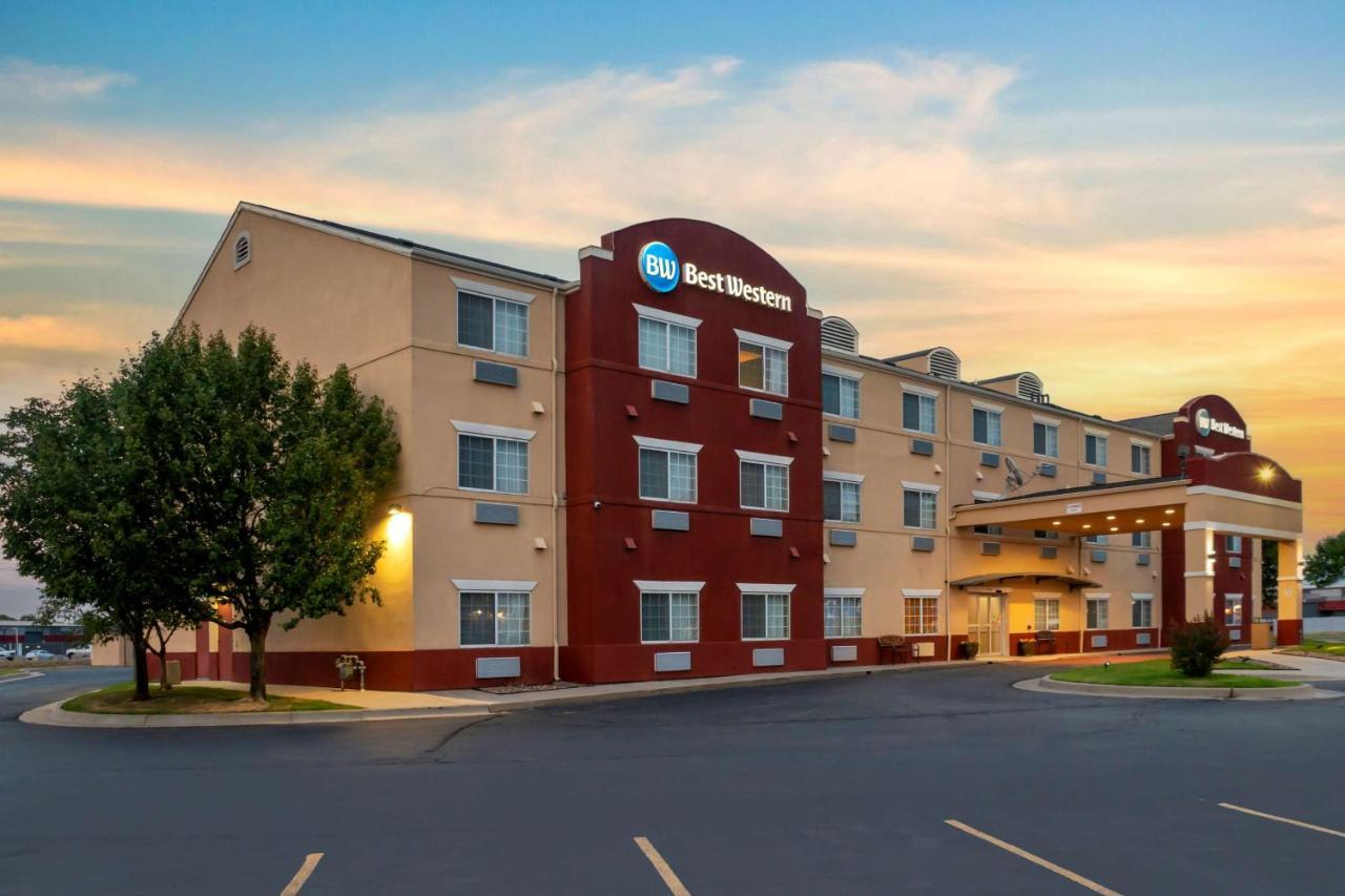 וויצ'יטה Best Western Governors Inn And Suites מראה חיצוני תמונה