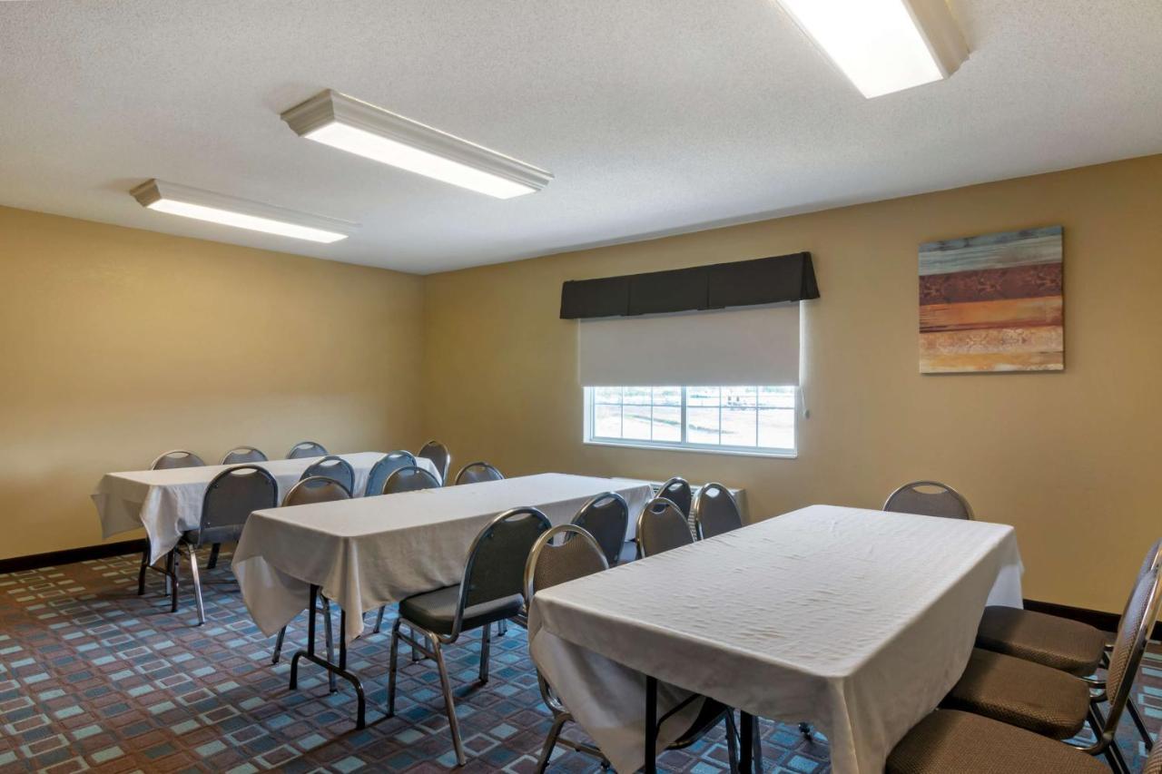 וויצ'יטה Best Western Governors Inn And Suites מראה חיצוני תמונה