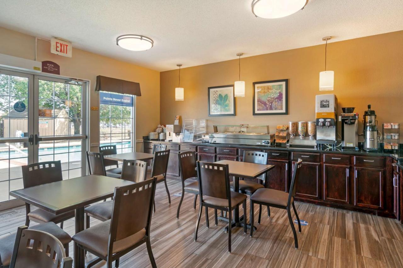 וויצ'יטה Best Western Governors Inn And Suites מראה חיצוני תמונה
