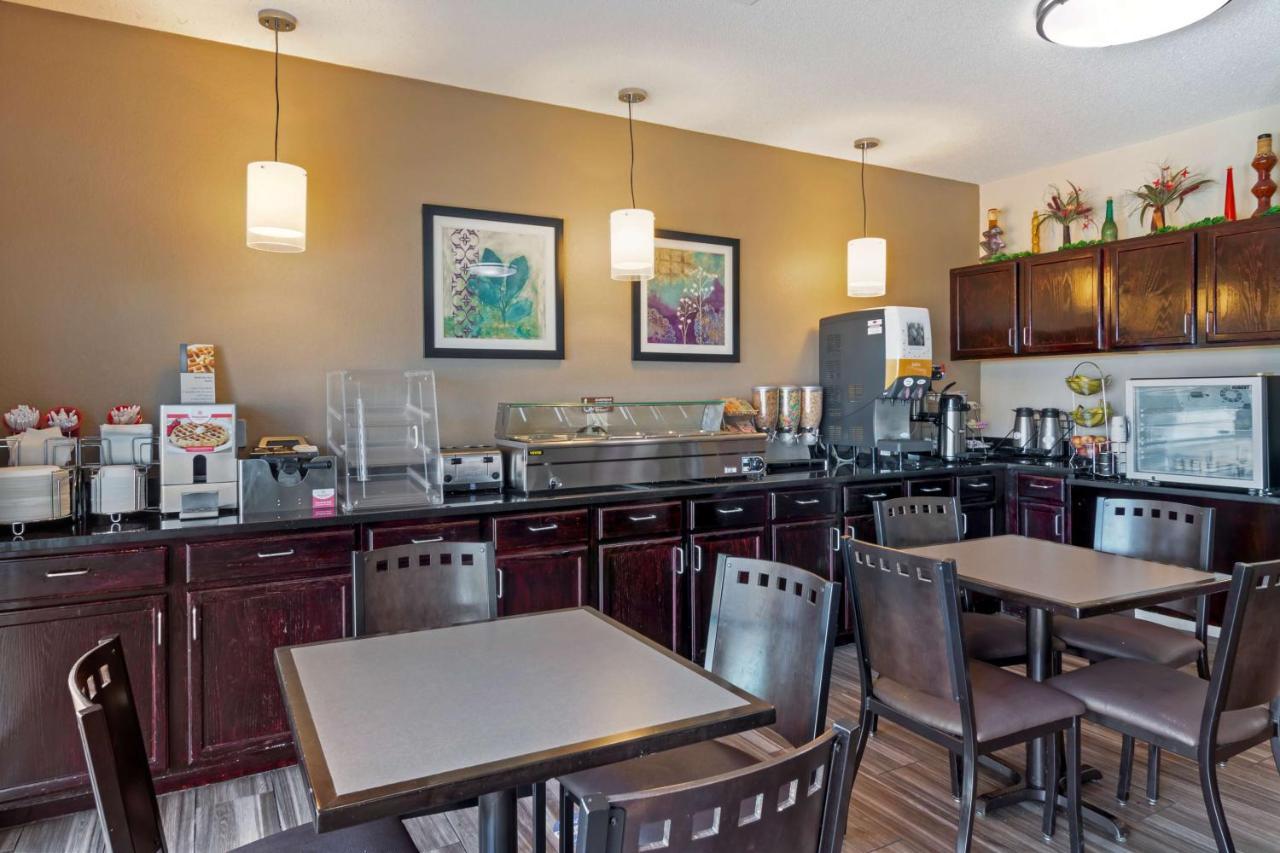 וויצ'יטה Best Western Governors Inn And Suites מראה חיצוני תמונה