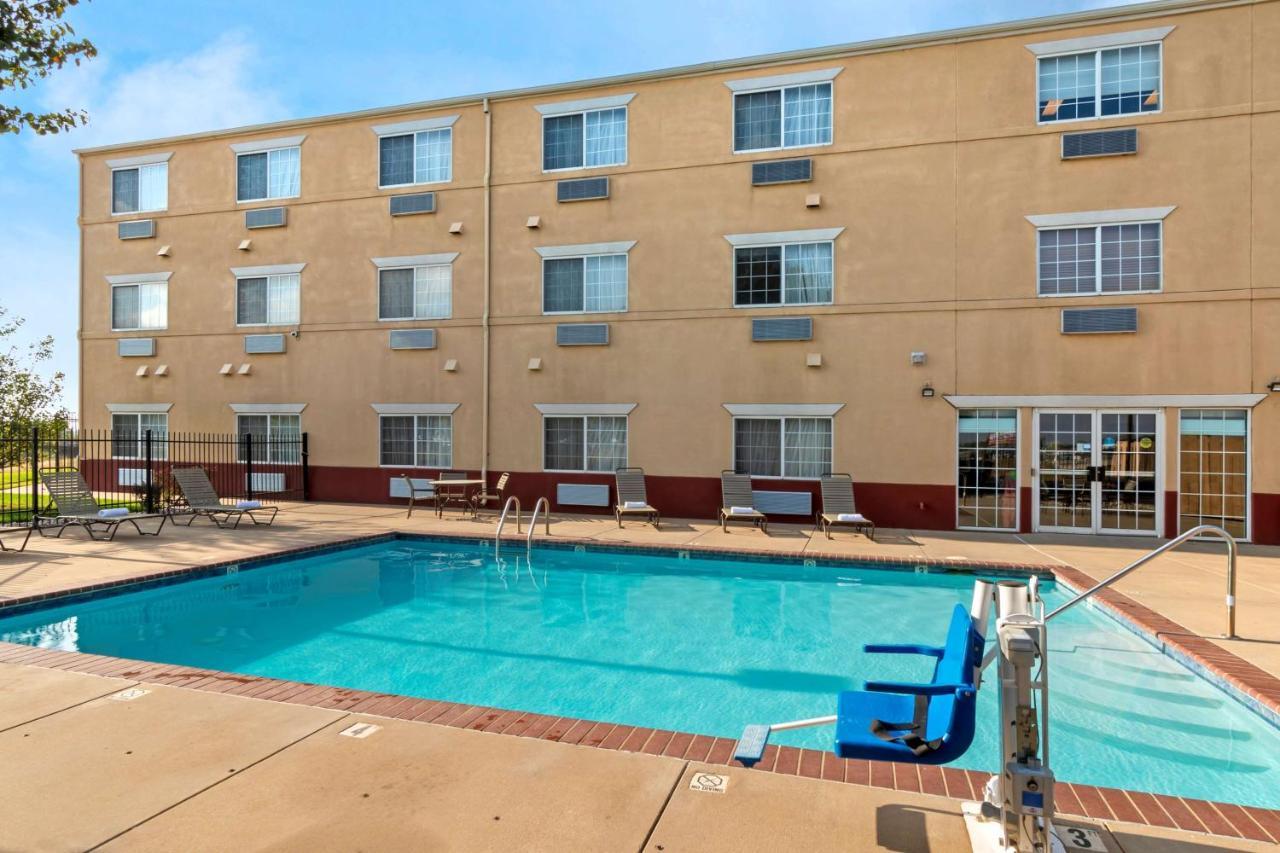 וויצ'יטה Best Western Governors Inn And Suites מראה חיצוני תמונה